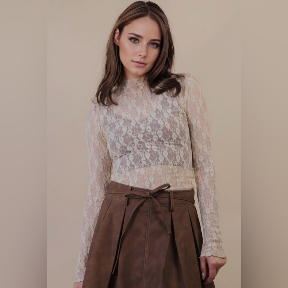 Very J Cream Lace Long-Sleeve Crop Top